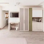 - Il Giardino Del Cigno Apartmanhotel Latisana
