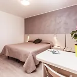 - Il Giardino Del Cigno Apartmanhotel Latisana
