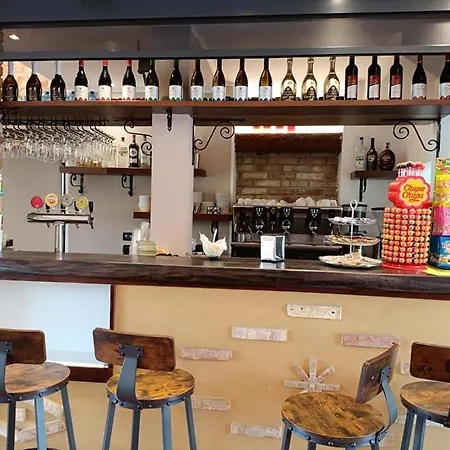 - Il Giardino Del Cigno شقة فندقية لاتيسانا