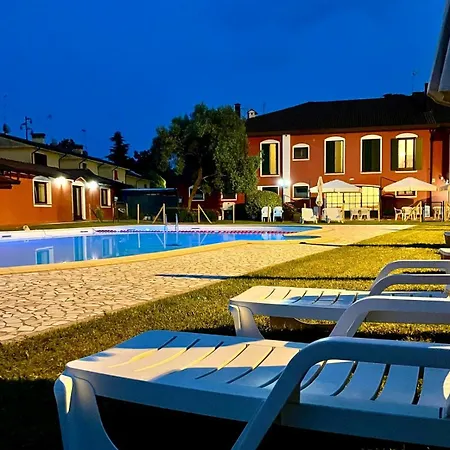 شقة فندقية - Il Giardino Del Cigno لاتيسانا