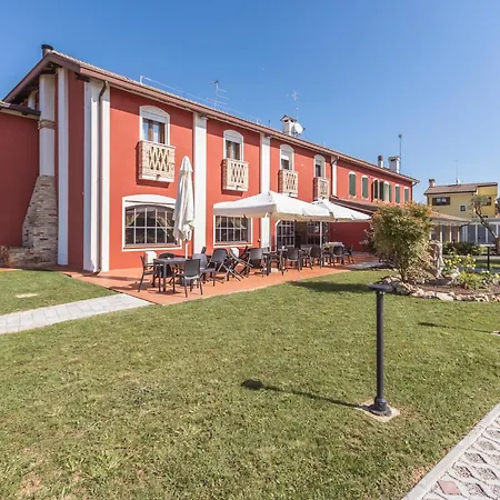 Apartmanhotel - Il Giardino Del Cigno 3*