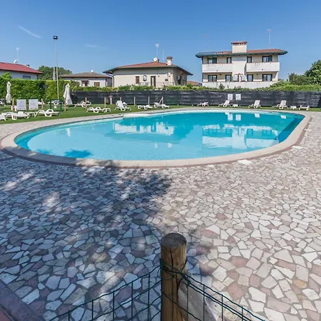 - Il Giardino Del Cigno لاتيسانا