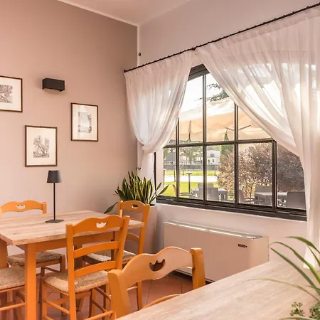 Apartmanhotel - Il Giardino Del Cigno Latisana