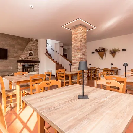 - Il Giardino Del Cigno