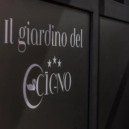 - Il Giardino Del Cigno Apartmanhotel